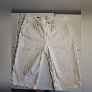 YMI White Denim Shorts Size 5 #407
